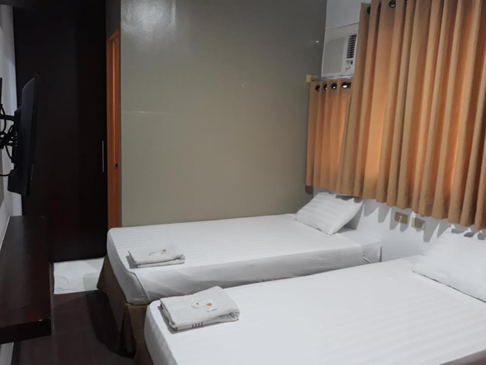 Hotel Kichi Legazpi Esterno foto
