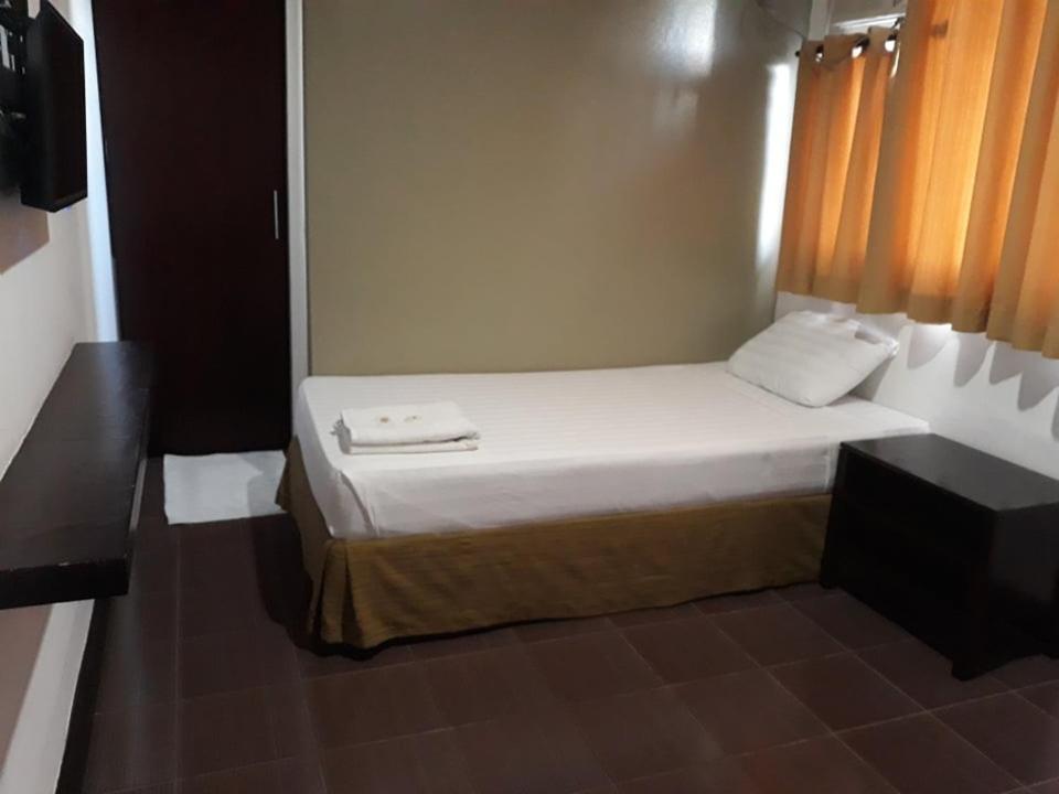 Hotel Kichi Legazpi Esterno foto